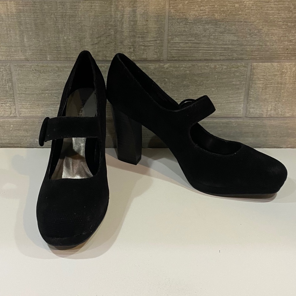 Ann Marino Lox Mary Jane Pumps Size 7M-NWOB